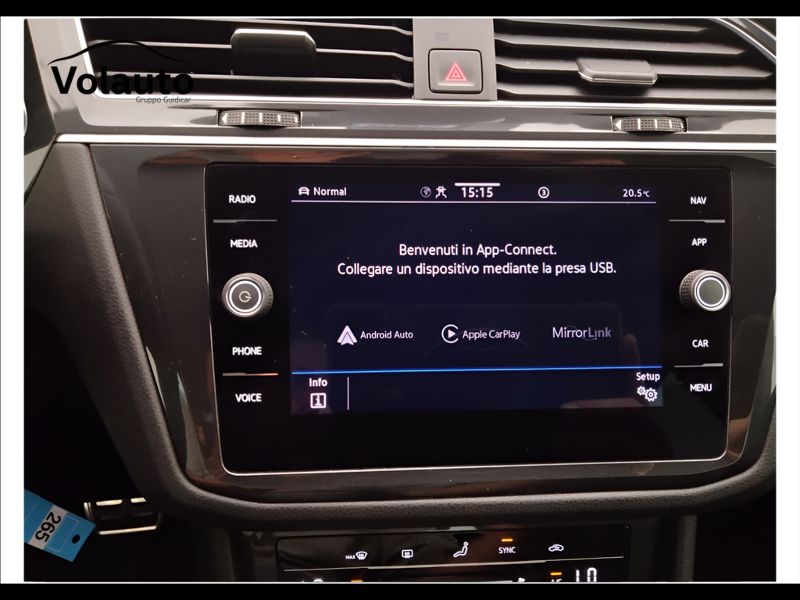 GuidiCar - VOLKSWAGEN Tiguan 2021 Tiguan 2.0 tdi scr R-Line 4motion 150cv dsg Usato