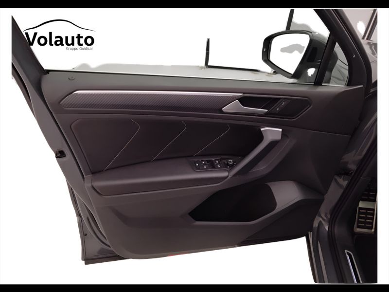 GuidiCar - VOLKSWAGEN Tiguan 2021 Tiguan 2.0 tdi scr R-Line 4motion 150cv dsg Usato