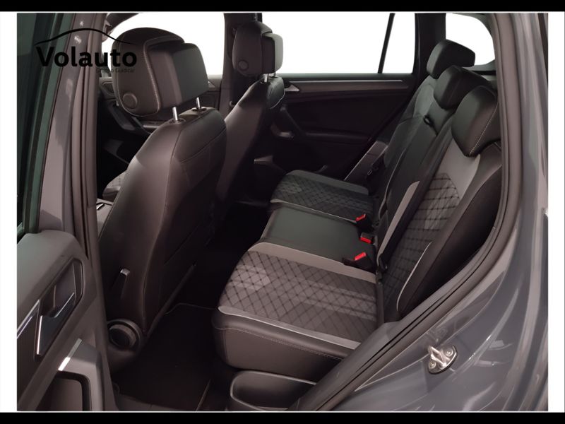 GuidiCar - VOLKSWAGEN Tiguan 2021 Tiguan 2.0 tdi scr R-Line 4motion 150cv dsg Usato