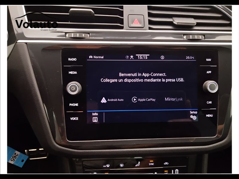 GuidiCar - VOLKSWAGEN Tiguan 2021 Tiguan 2.0 tdi scr R-Line 4motion 150cv dsg Usato
