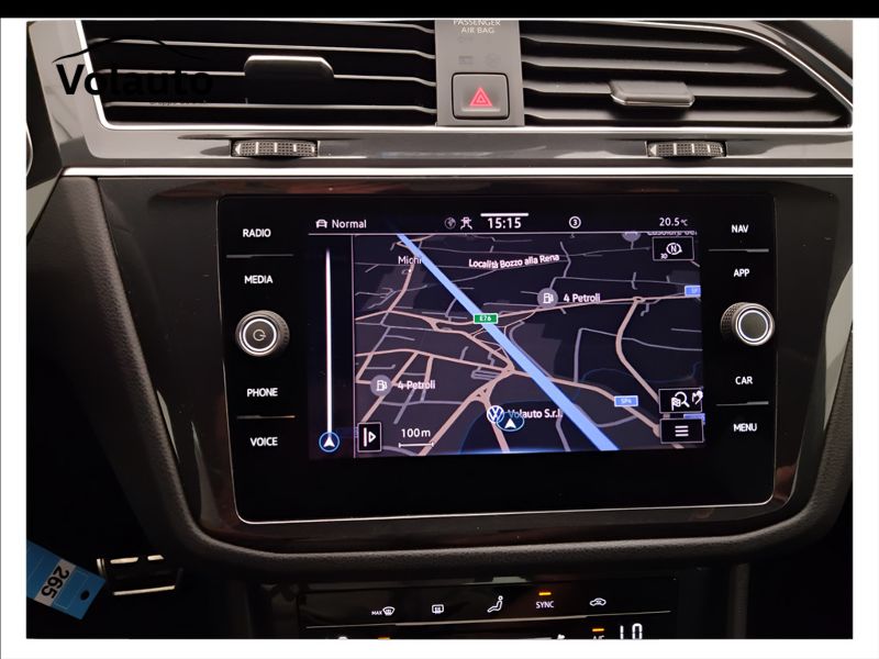 GuidiCar - VOLKSWAGEN Tiguan 2021 Tiguan 2.0 tdi scr R-Line 4motion 150cv dsg Usato