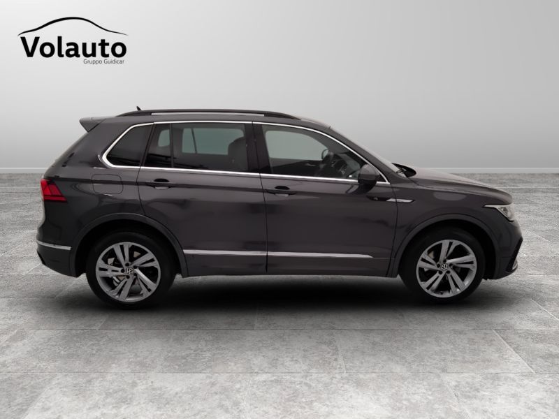 GuidiCar - VOLKSWAGEN Tiguan 2021 Tiguan 2.0 tdi scr R-Line 4motion 150cv dsg Usato
