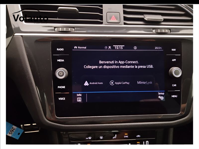 GuidiCar - VOLKSWAGEN Tiguan 2021 Tiguan 2.0 tdi scr R-Line 4motion 150cv dsg Usato
