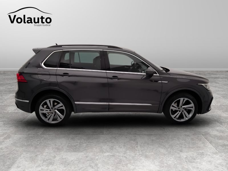 GuidiCar - VOLKSWAGEN Tiguan 2021 Tiguan 2.0 tdi scr R-Line 4motion 150cv dsg Usato