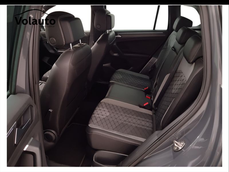 GuidiCar - VOLKSWAGEN Tiguan 2021 Tiguan 2.0 tdi scr R-Line 4motion 150cv dsg Usato