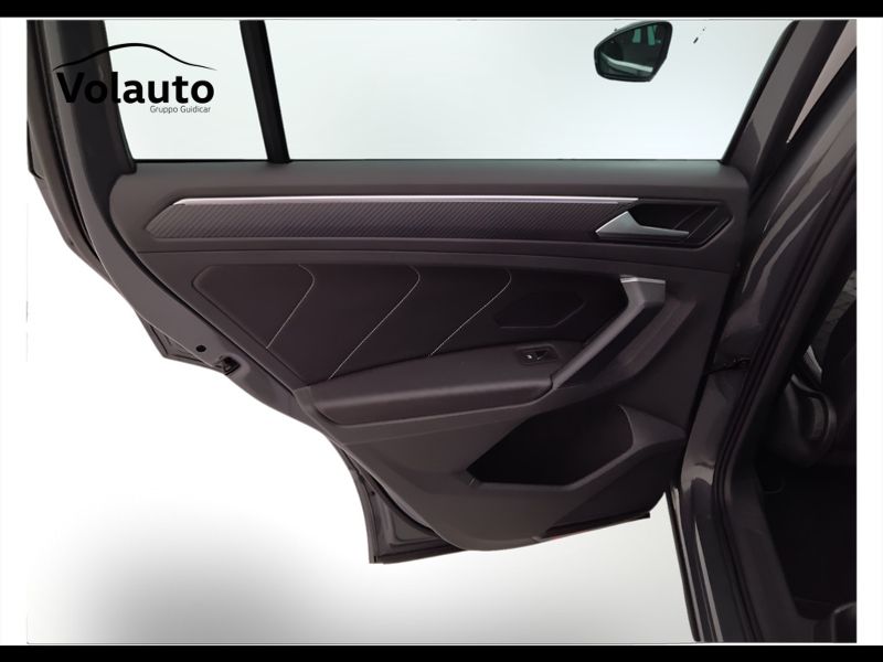 GuidiCar - VOLKSWAGEN Tiguan 2021 Tiguan 2.0 tdi scr R-Line 4motion 150cv dsg Usato
