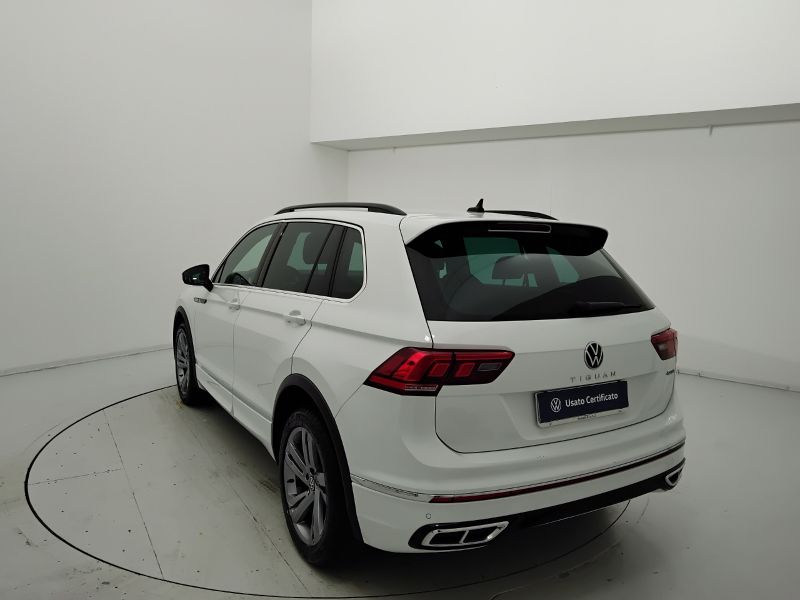 GuidiCar - VOLKSWAGEN Tiguan 2021 Tiguan 2.0 tdi scr R-Line 4motion 150cv dsg Usato