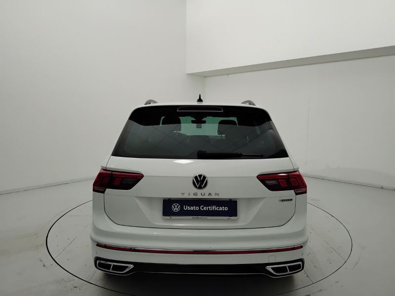 GuidiCar - VOLKSWAGEN Tiguan 2021 Tiguan 2.0 tdi scr R-Line 4motion 150cv dsg Usato