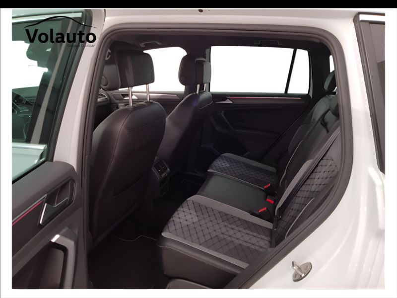GuidiCar - VOLKSWAGEN Tiguan 2021 Tiguan 2.0 tdi scr R-Line 4motion 150cv dsg Usato
