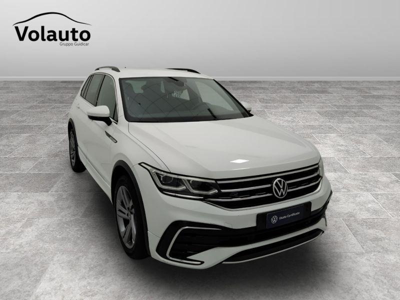 GuidiCar - VOLKSWAGEN Tiguan 2021 Tiguan 2.0 tdi scr R-Line 4motion 150cv dsg Usato
