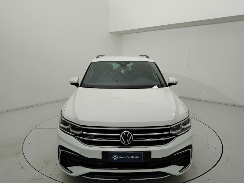 GuidiCar - VOLKSWAGEN Tiguan 2021 Tiguan 2.0 tdi scr R-Line 4motion 150cv dsg Usato
