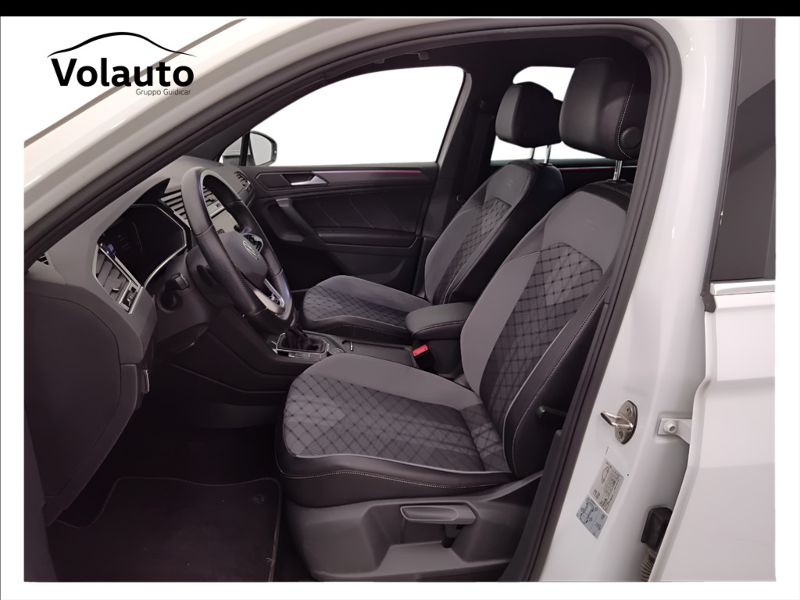 GuidiCar - VOLKSWAGEN Tiguan 2021 Tiguan 2.0 tdi scr R-Line 4motion 150cv dsg Usato