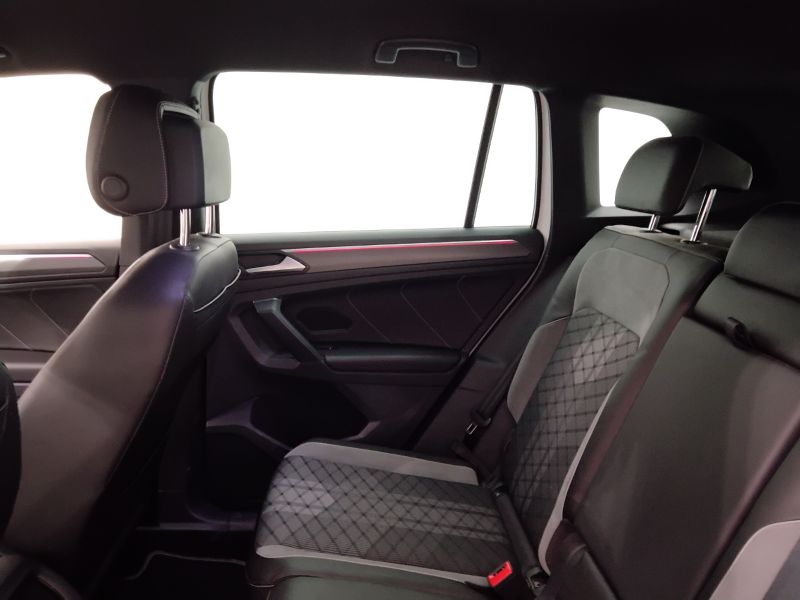GuidiCar - VOLKSWAGEN Tiguan 2021 Tiguan 2.0 tdi scr R-Line 4motion 150cv dsg Usato