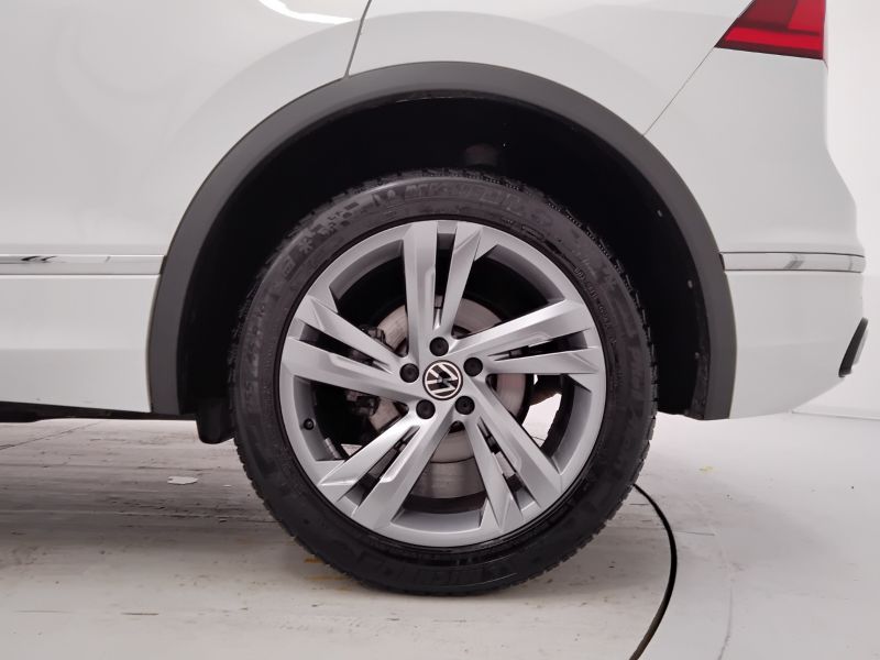 GuidiCar - VOLKSWAGEN Tiguan 2021 Tiguan 2.0 tdi scr R-Line 4motion 150cv dsg Usato