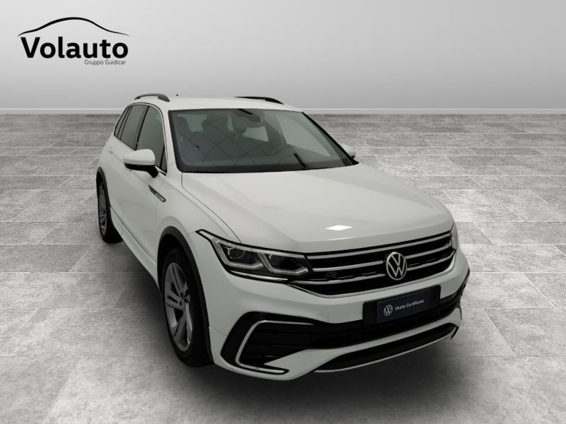 GuidiCar - VOLKSWAGEN Tiguan 2021 Tiguan 2.0 tdi scr R-Line 4motion 150cv dsg Usato
