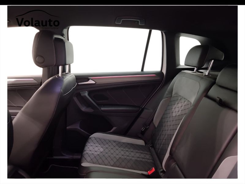 GuidiCar - VOLKSWAGEN Tiguan 2021 Tiguan 2.0 tdi scr R-Line 4motion 150cv dsg Usato