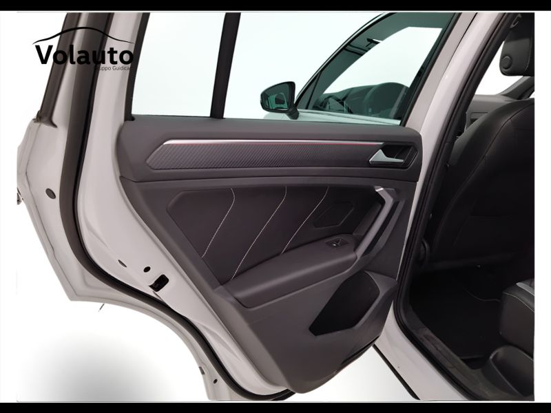 GuidiCar - VOLKSWAGEN Tiguan 2021 Tiguan 2.0 tdi scr R-Line 4motion 150cv dsg Usato