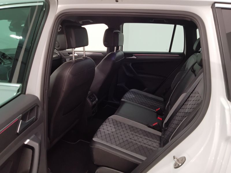 GuidiCar - VOLKSWAGEN Tiguan 2021 Tiguan 2.0 tdi scr R-Line 4motion 150cv dsg Usato