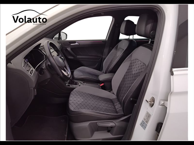 GuidiCar - VOLKSWAGEN Tiguan 2021 Tiguan 2.0 tdi scr R-Line 4motion 150cv dsg Usato