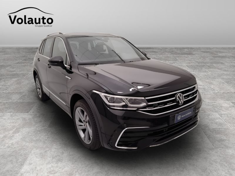 GuidiCar - VOLKSWAGEN Tiguan 2023 Tiguan 2.0 tdi scr R-Line 4motion 200cv dsg Aziendale