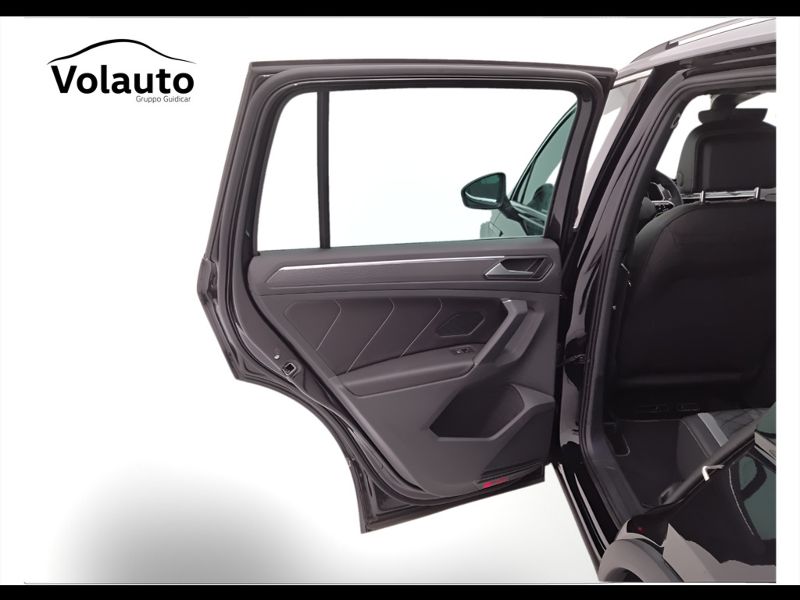 GuidiCar - VOLKSWAGEN Tiguan 2023 Tiguan 2.0 tdi scr R-Line 4motion 200cv dsg Aziendale