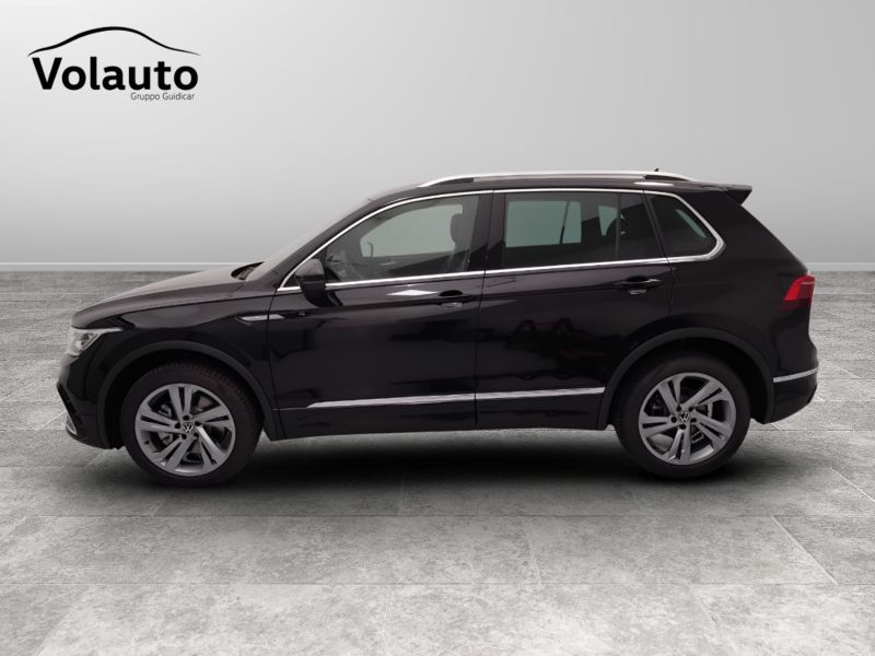 GuidiCar - VOLKSWAGEN Tiguan 2023 Tiguan 2.0 tdi scr R-Line 4motion 200cv dsg Aziendale