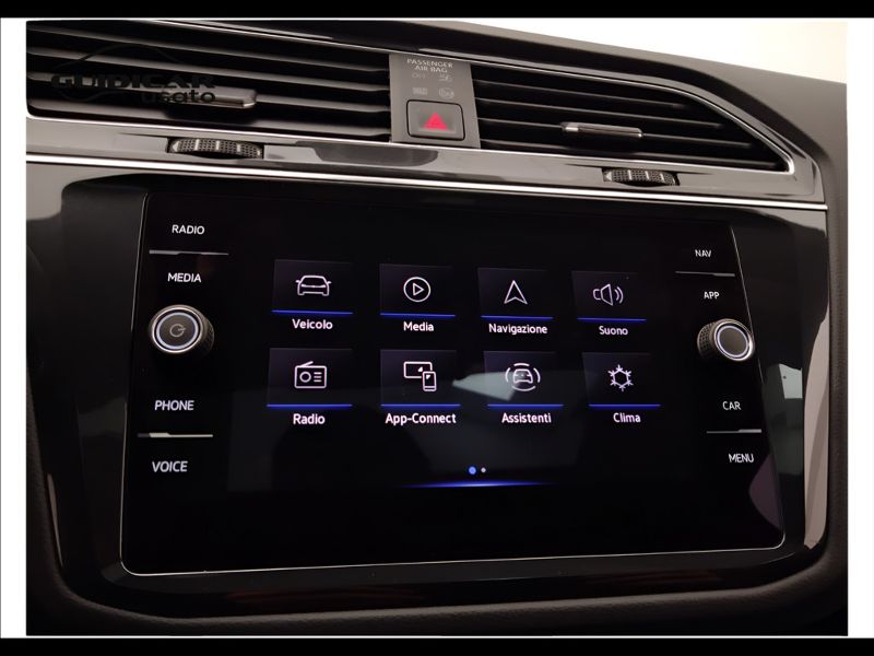 GuidiCar - VOLKSWAGEN Tiguan 2023 Tiguan 2.0 tsi R-Line 4motion 190cv dsg Usato