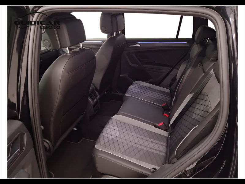 GuidiCar - VOLKSWAGEN Tiguan 2023 Tiguan 2.0 tsi R-Line 4motion 190cv dsg Usato