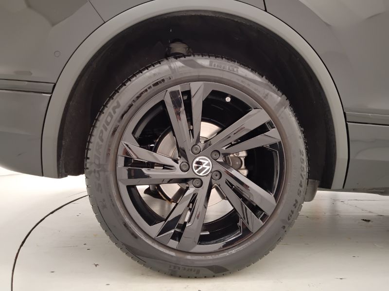 GuidiCar - VOLKSWAGEN Tiguan 2023 Tiguan 2.0 tsi R-Line 4motion 190cv dsg Usato