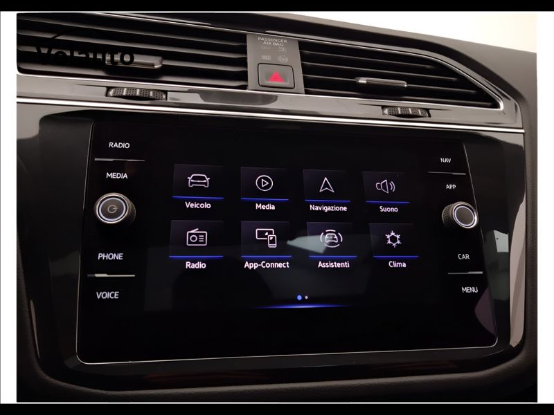 GuidiCar - VOLKSWAGEN Tiguan 2023 Tiguan 2.0 tsi R-Line 4motion 190cv dsg Usato