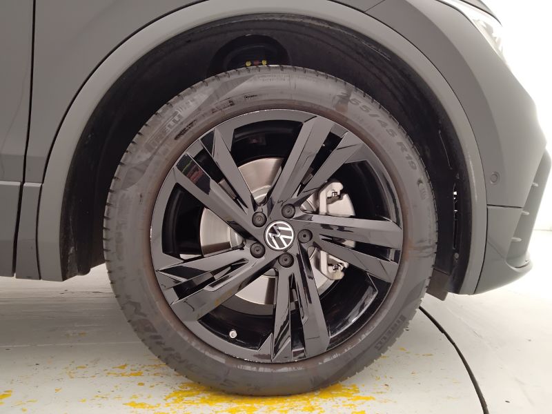 GuidiCar - VOLKSWAGEN Tiguan 2023 Tiguan 2.0 tsi R-Line 4motion 190cv dsg Usato