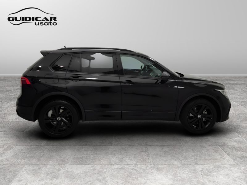GuidiCar - VOLKSWAGEN Tiguan 2023 Tiguan 2.0 tsi R-Line 4motion 190cv dsg Usato