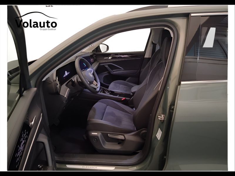 GuidiCar - VOLKSWAGEN Tiguan 2025 Tiguan 1.5 etsi evo Elegance 150cv dsg Km0