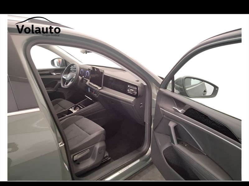 GuidiCar - VOLKSWAGEN Tiguan 2025 Tiguan 1.5 etsi evo Elegance 150cv dsg Km0