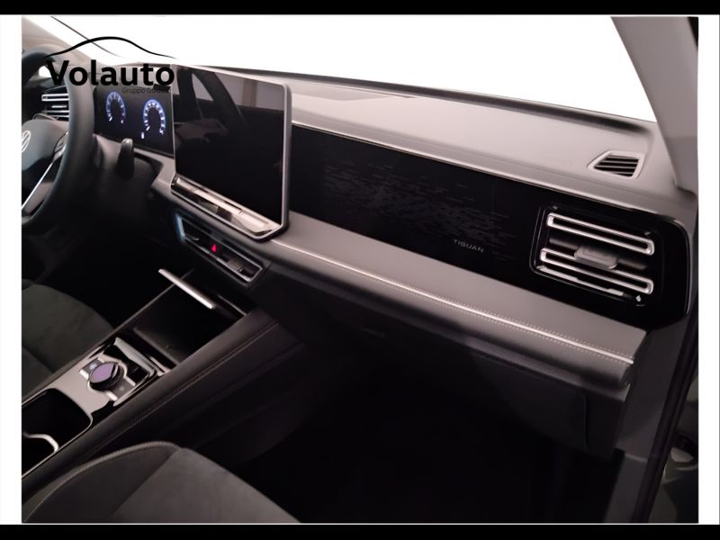 GuidiCar - VOLKSWAGEN Tiguan 2025 Tiguan 1.5 etsi evo Elegance 150cv dsg Km0