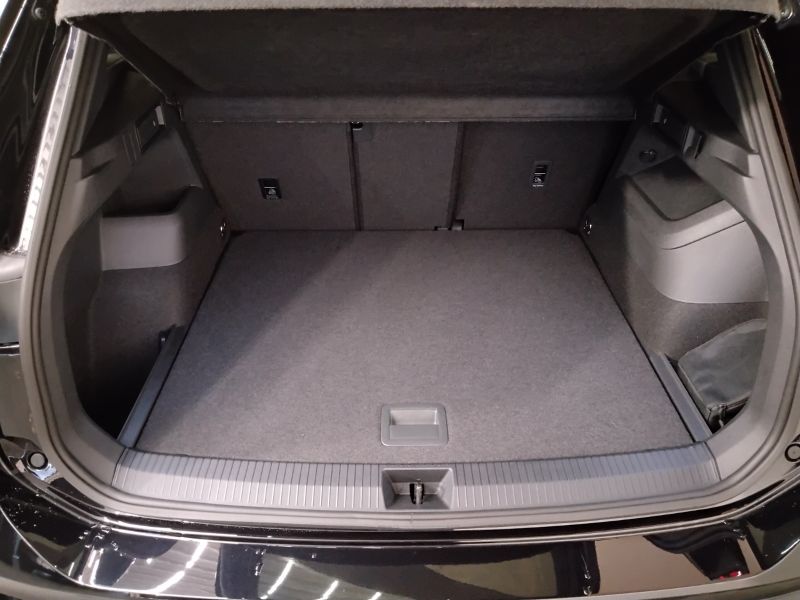 GuidiCar - VOLKSWAGEN Tiguan 2024 Tiguan 2.0 tdi R-Line dsg Km0