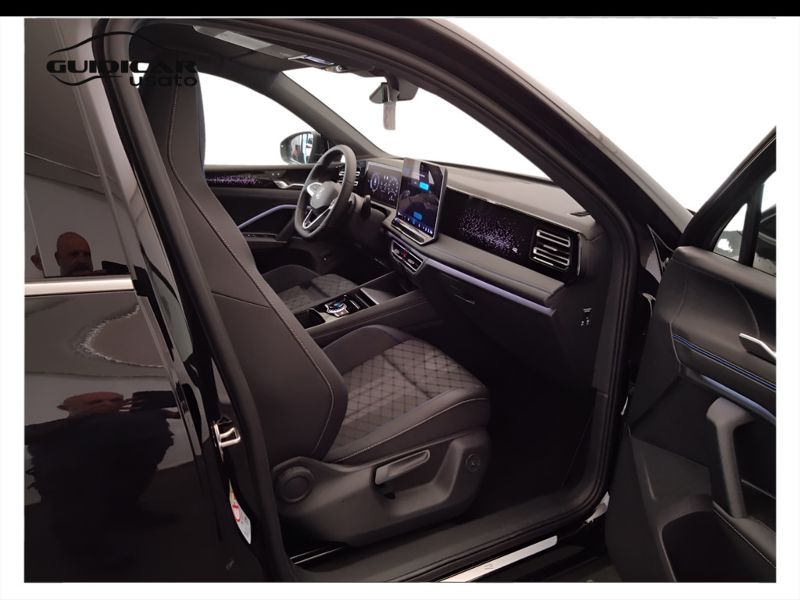 GuidiCar - VOLKSWAGEN Tiguan 2024 Tiguan 2.0 tdi R-Line dsg Km0