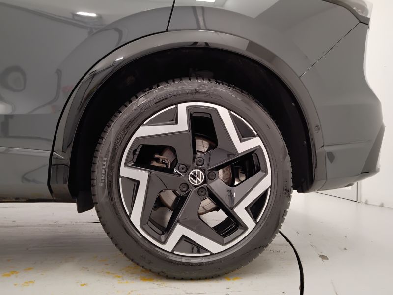 GuidiCar - VOLKSWAGEN Tiguan 2024 Tiguan 2.0 tdi R-Line dsg Usato