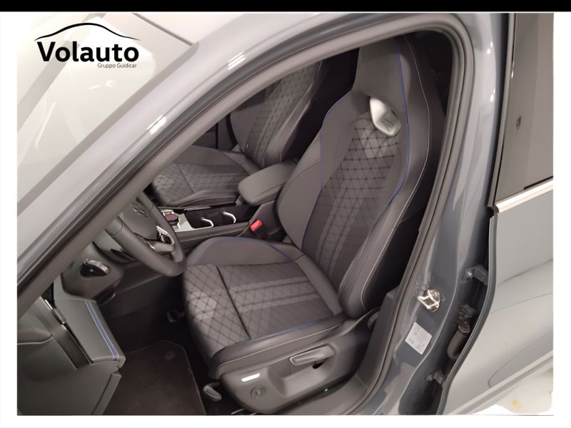 GuidiCar - VOLKSWAGEN Tiguan 2024 Tiguan 2.0 tdi R-Line dsg Usato