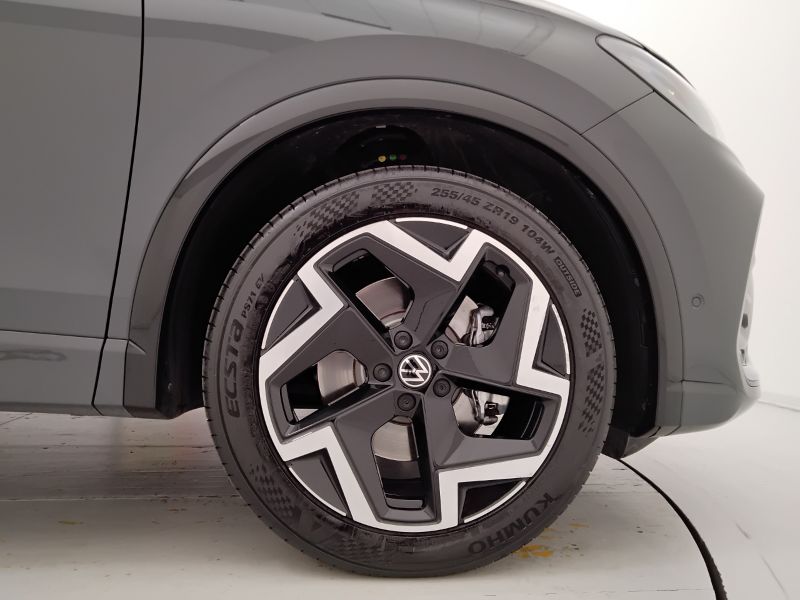 GuidiCar - VOLKSWAGEN Tiguan 2024 Tiguan 2.0 tdi R-Line dsg Usato