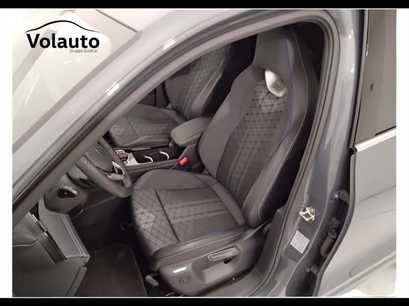 GuidiCar - VOLKSWAGEN Tiguan 2024 Tiguan 2.0 tdi R-Line dsg Usato