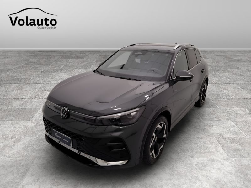 GuidiCar - VOLKSWAGEN Tiguan 2024 Tiguan 2.0 tdi R-Line dsg Usato