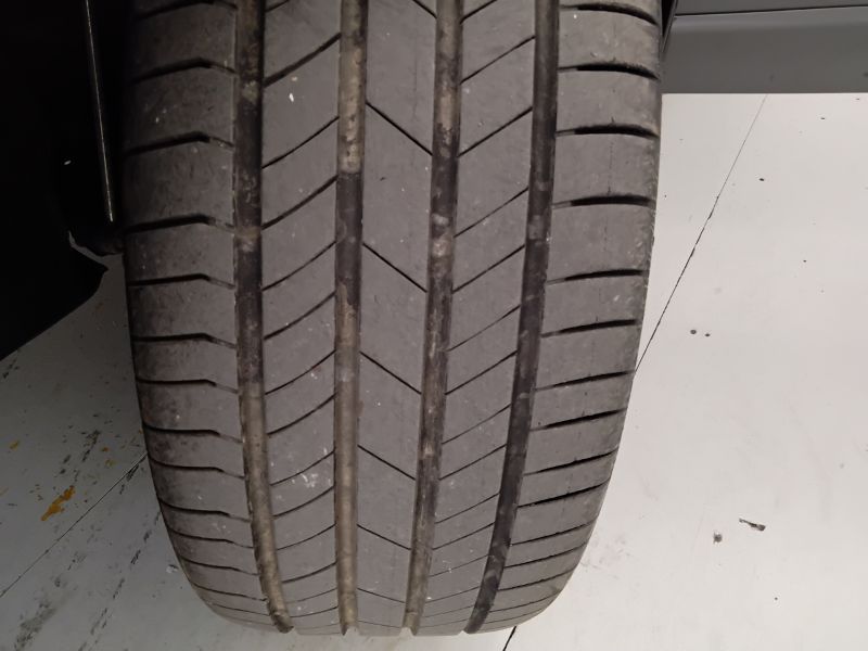 GuidiCar - VOLKSWAGEN Tiguan 2024 Tiguan 2.0 tdi R-Line dsg Usato