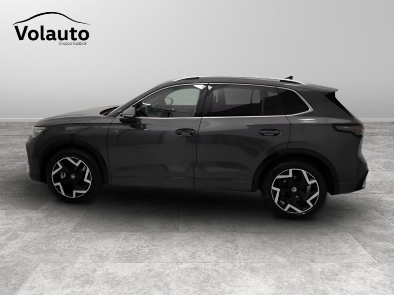 GuidiCar - VOLKSWAGEN Tiguan 2024 Tiguan 2.0 tdi R-Line dsg Usato