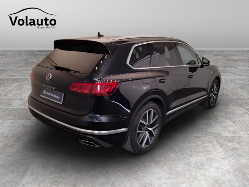 GuidiCar - VOLKSWAGEN Touareg 2021 Touareg 3.0 V6 tdi Elegance R-Line Exterior Pack 231cv tiptronic Usato