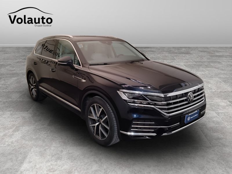 GuidiCar - VOLKSWAGEN Touareg 2021 Touareg 3.0 V6 tdi Elegance R-Line Exterior Pack 231cv tiptronic Usato