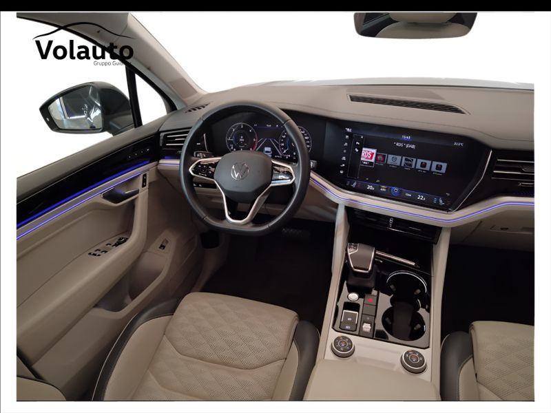 GuidiCar - VOLKSWAGEN Touareg 2021 Touareg 3.0 V6 tdi Elegance R-Line Exterior Pack 231cv tiptronic Usato