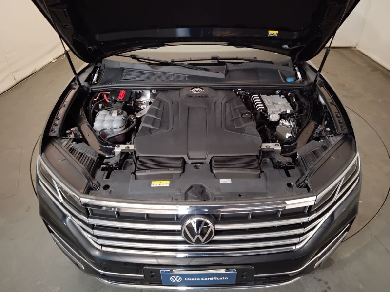GuidiCar - VOLKSWAGEN Touareg 2021 Touareg 3.0 V6 tdi Elegance R-Line Exterior Pack 231cv tiptronic Usato