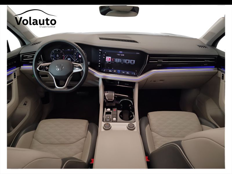 GuidiCar - VOLKSWAGEN Touareg 2021 Touareg 3.0 V6 tdi Elegance R-Line Exterior Pack 231cv tiptronic Usato