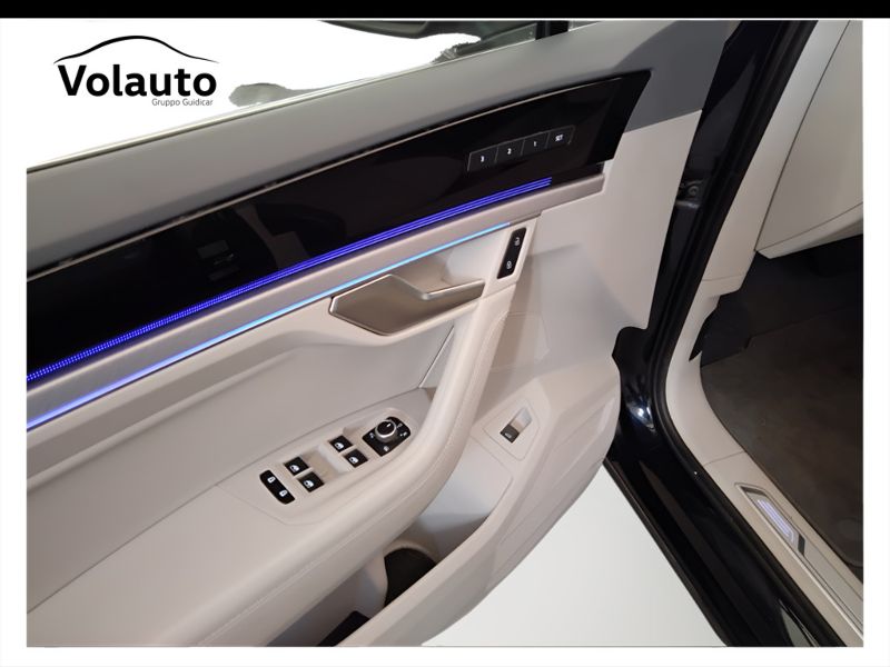 GuidiCar - VOLKSWAGEN Touareg 2021 Touareg 3.0 V6 tdi Elegance R-Line Exterior Pack 231cv tiptronic Usato